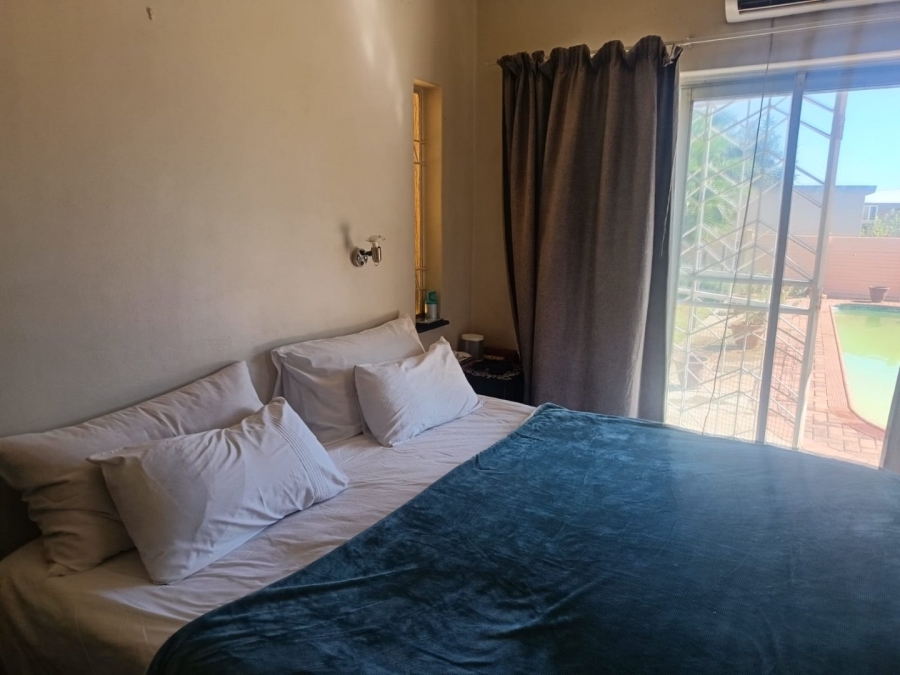 4 Bedroom Property for Sale in Heuwelsig Northern Cape